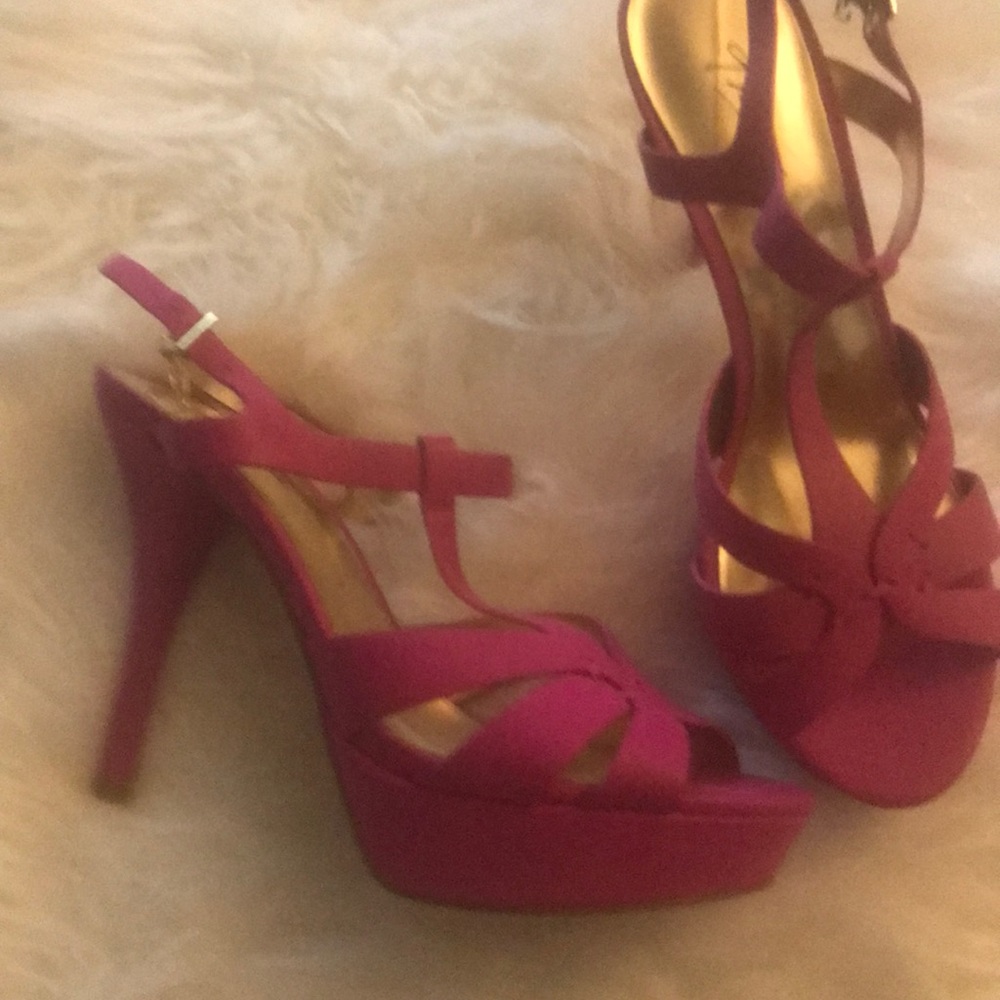 Pink Heels - Picture 2 of 3